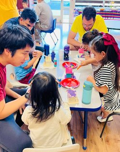 Children engaged in creative projects at Level Up Montessori, supporting confidence and kindergarten readiness.