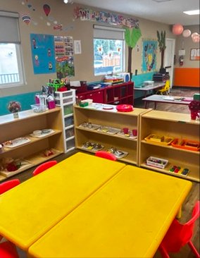 Montessori classroom in Bay Area for children 12 months to 6 years with colorful educational tools.